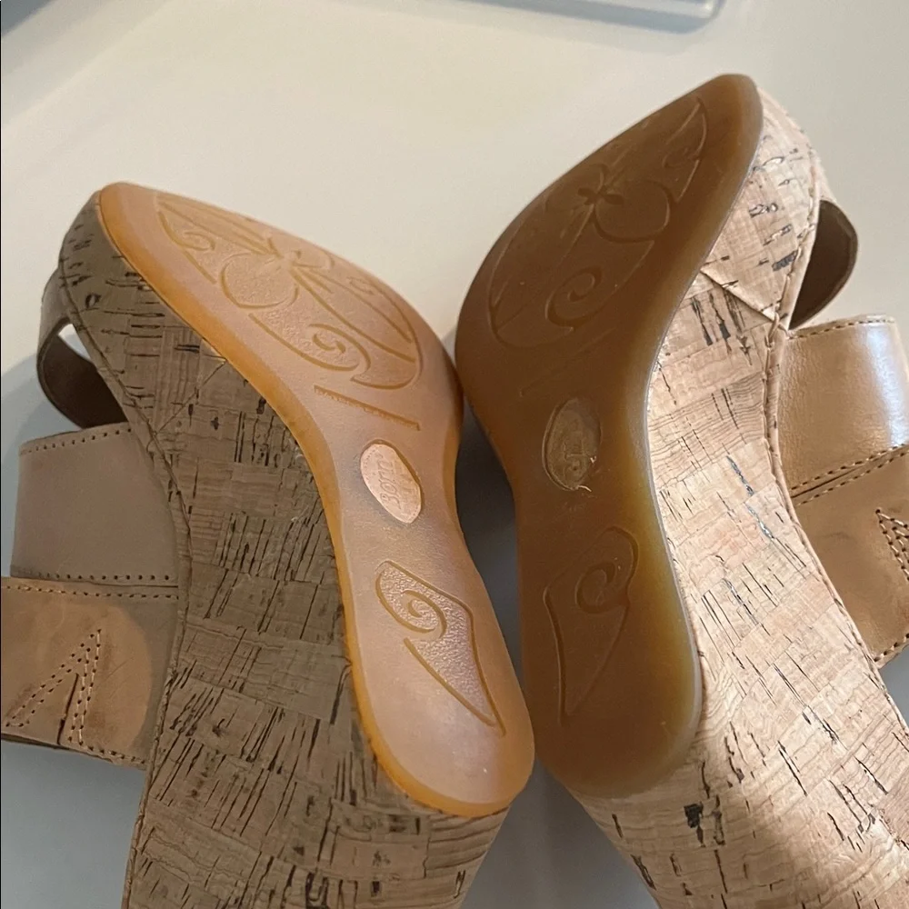 Born Tan Leather Wedge Sandals Size‎ 11 M